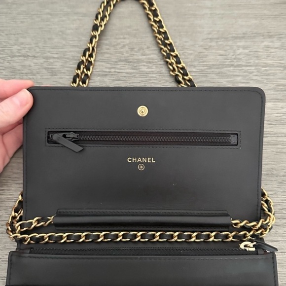 ****SOLD**** Chanel Lucky Charms Wallet on a Chain- Metiers d’ Arts 2017 - Picture 8 of 14